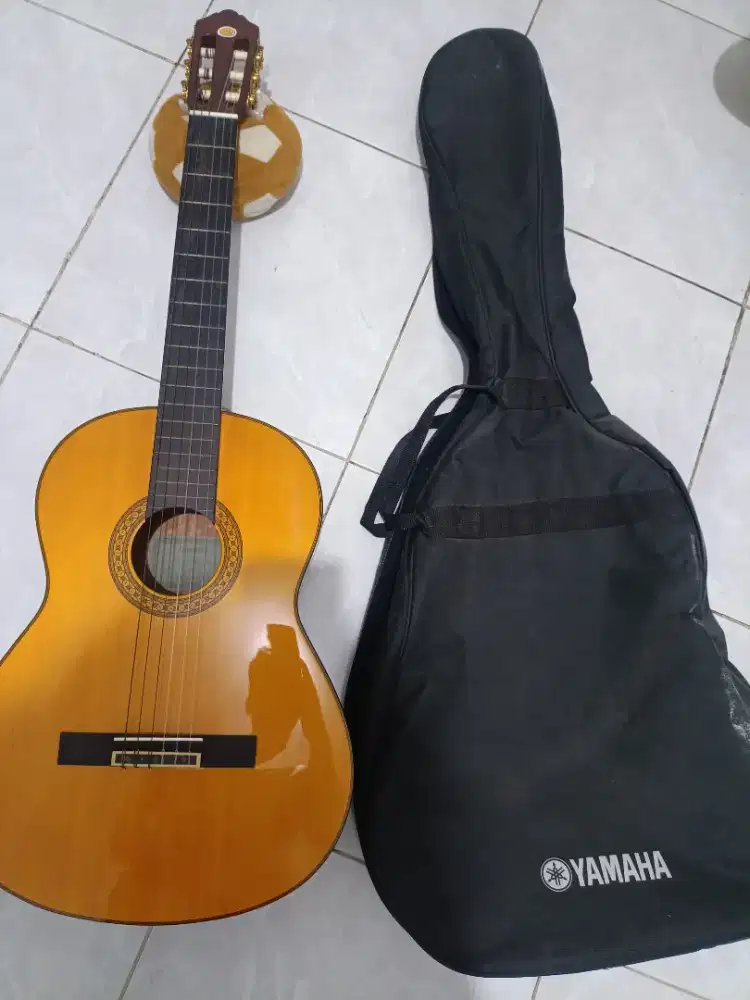 Dijual gitar yamaha C80
