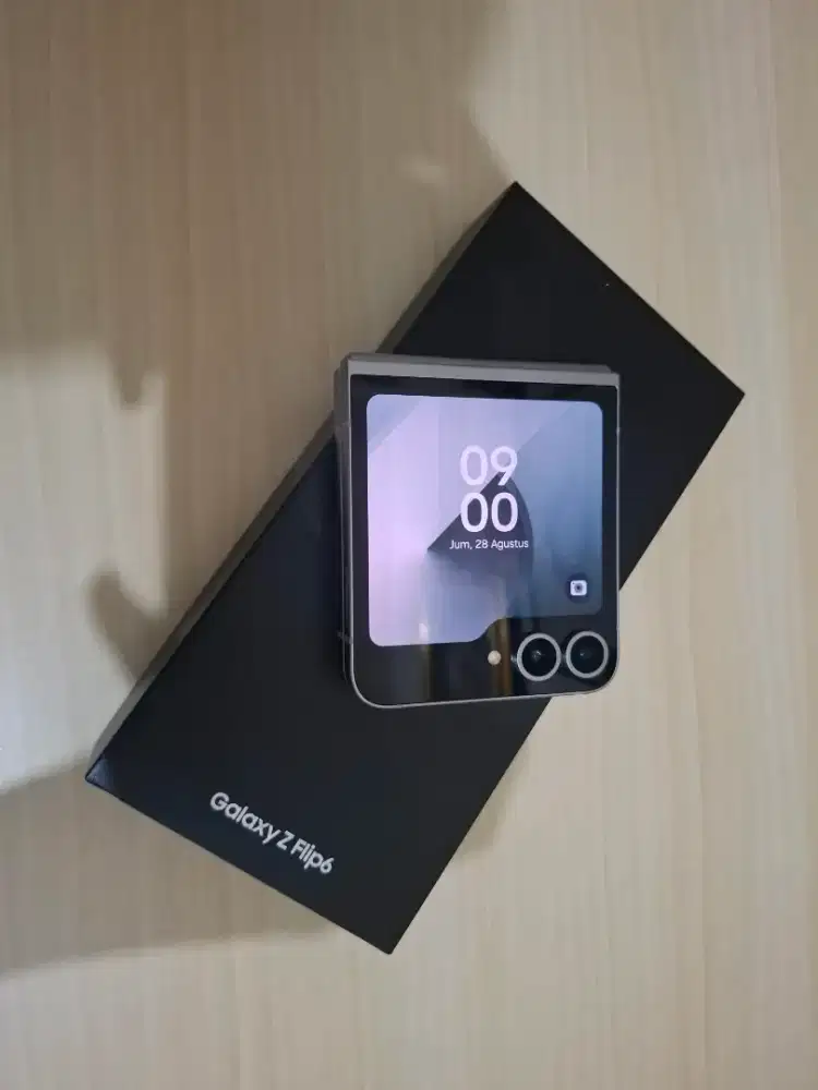 Samsung Galaxy Z flip 6 5G 256gb Fullset Sein (fokus mahar dan tt)