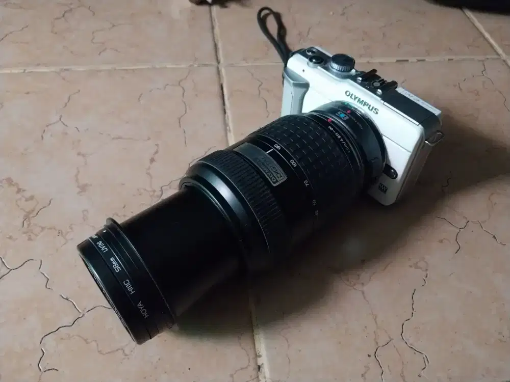MIRRORLESS Olympus EPL 1 lensa tele