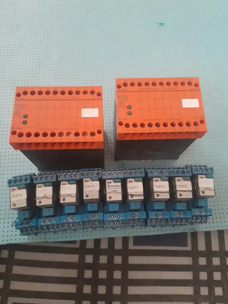 Relay DOLD BN3081.63/61 AC230V  - 2pcs