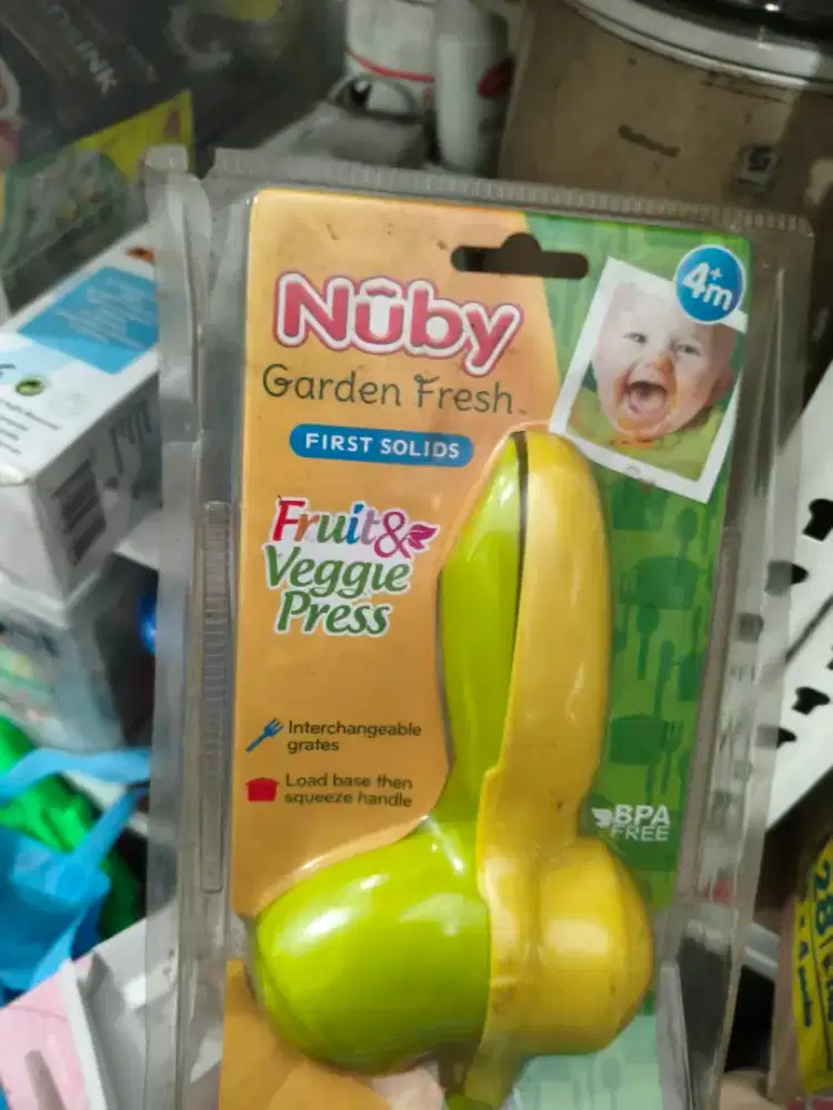 Nuby Garden Fresh fruit & veggie press