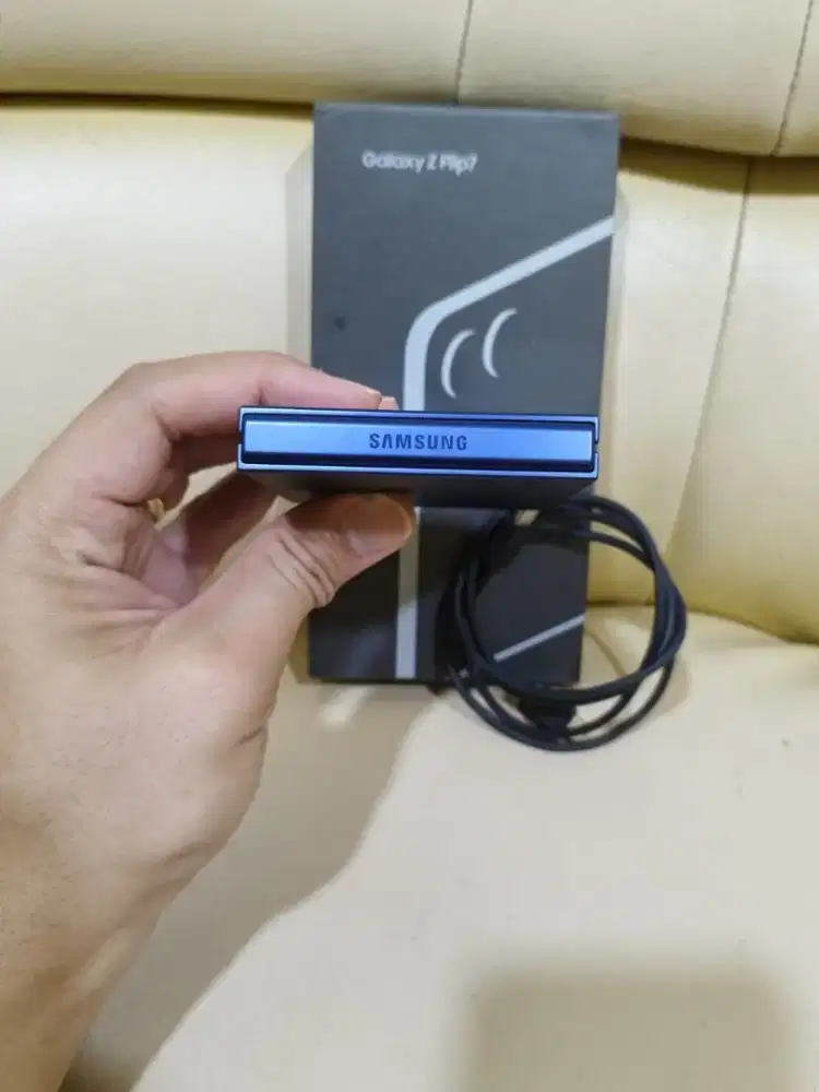 Samsung Z Flip7 12/256GB