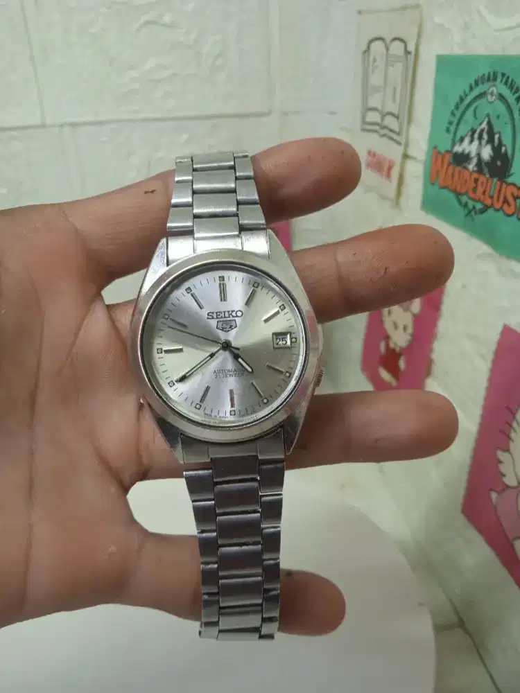 Jam tangan Seiko 5