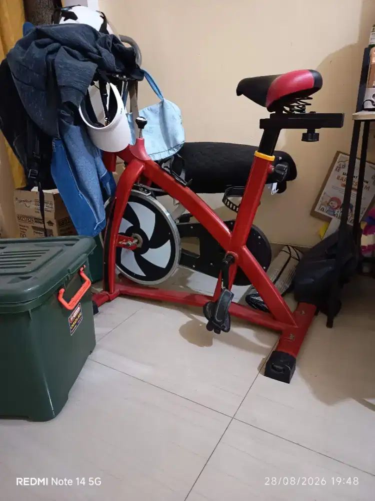 Sepeda statis untuk fitness
