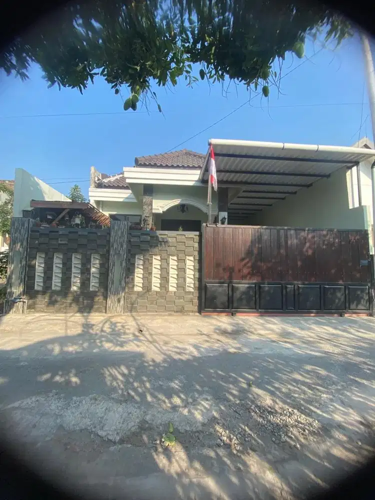 RUMAH MEWAH SELATAN TAMAN PACASILA KARANGANYAR
