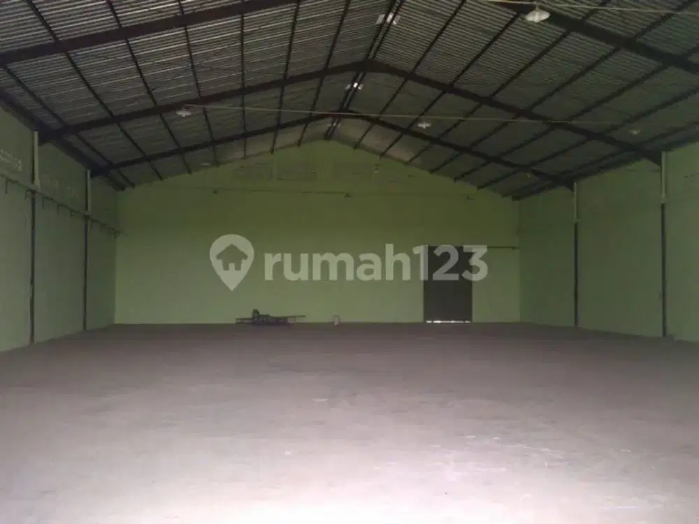 Gudang Bagus Akses Kontainer Sukoharjo