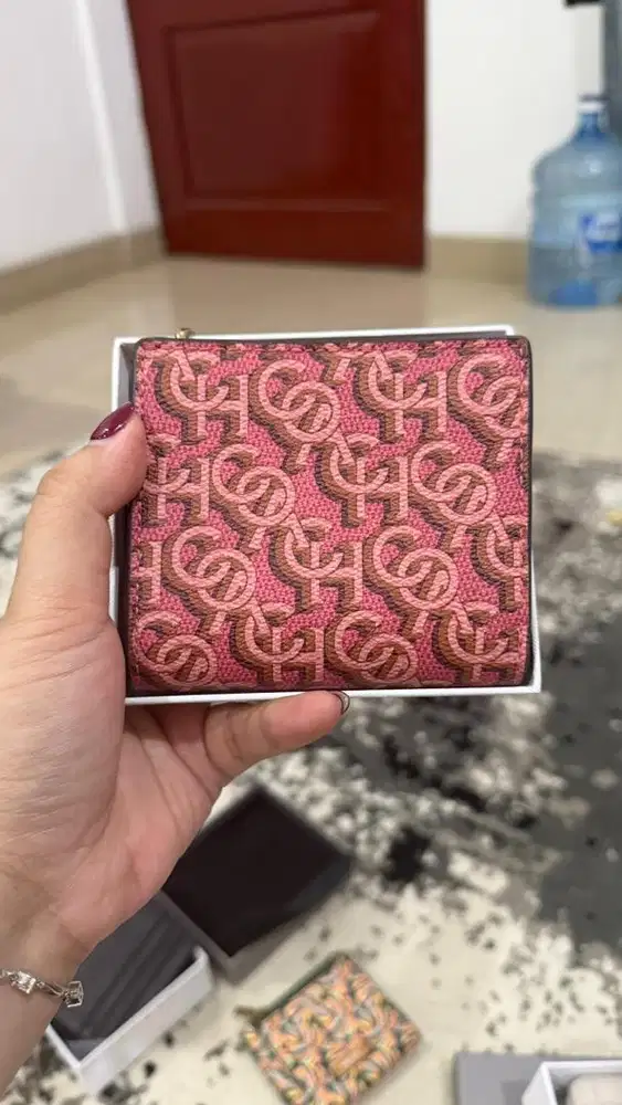 Guess wallet pink