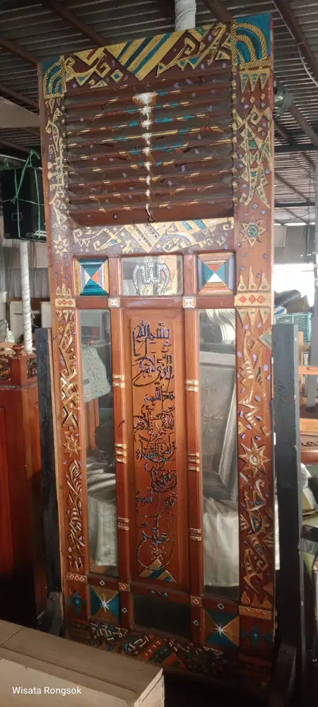 Dijual Pintu Kayu Ukir Gaya Maroko / Timur Tengah Kondisi: Bekas
