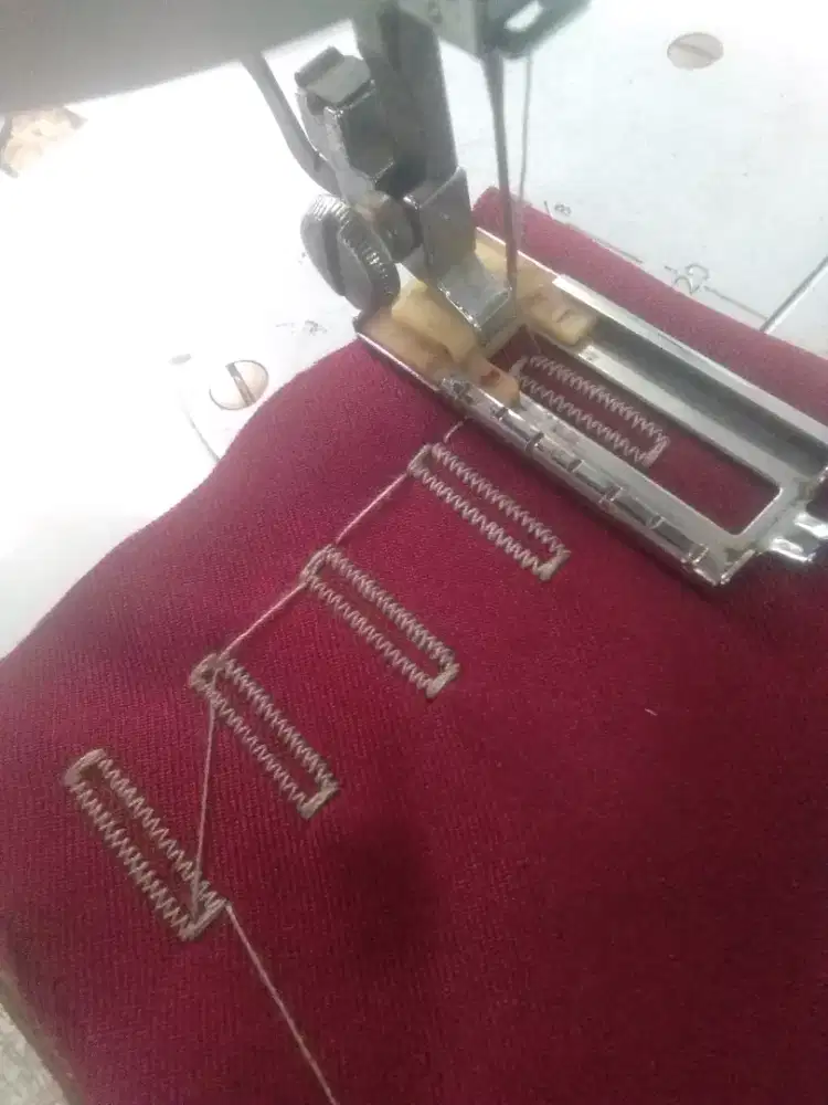 mesin jahit lubang kancing