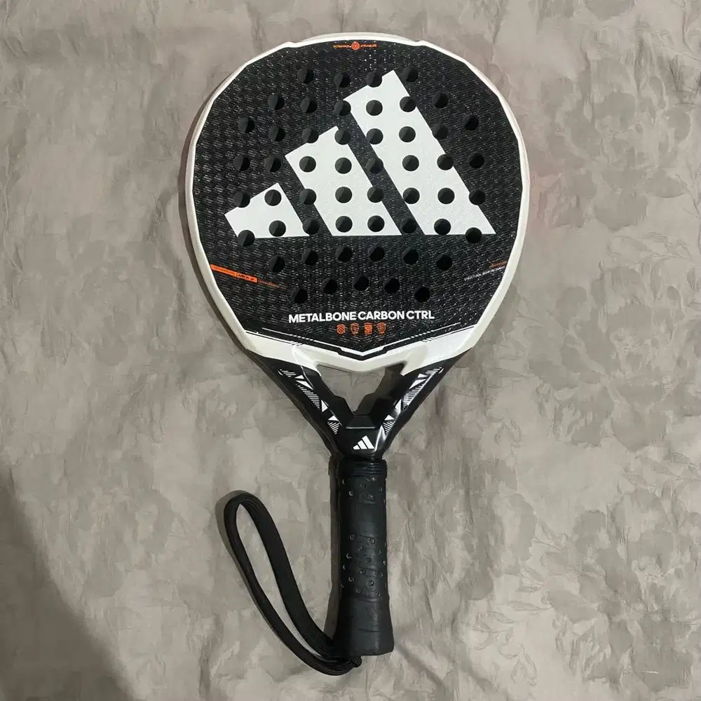 ADIDAS METALBONE CARBON CONTROL 2026