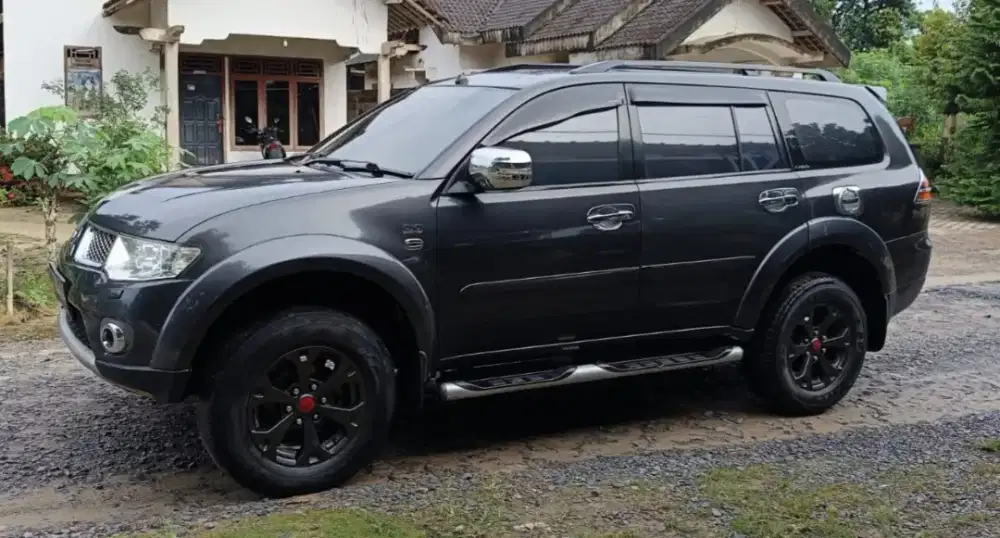 pajero sport Dakar thn 2012, matic.