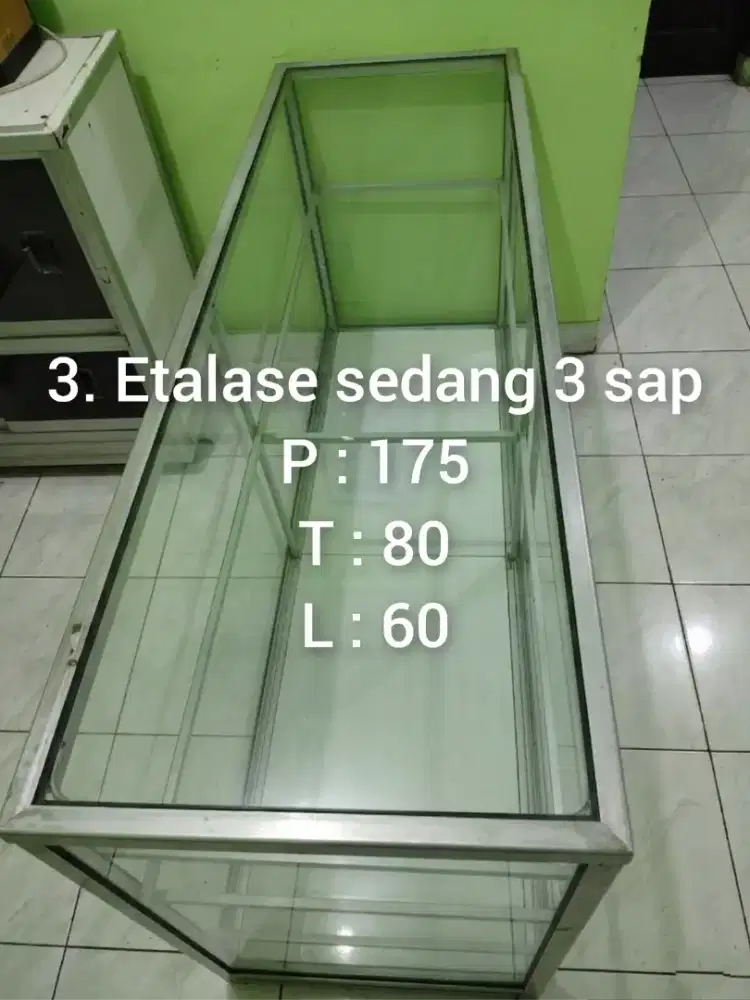 Rak bekas etalase