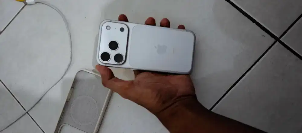 Iphone 17 pro 256 silver