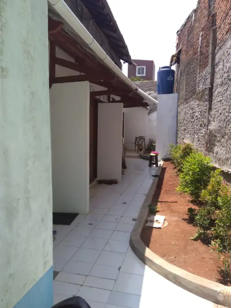 Dikontrakkan 2 rumah petak