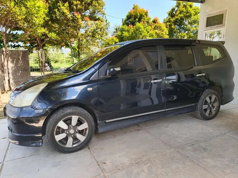 Nissan Grand livina 2010 Bensin