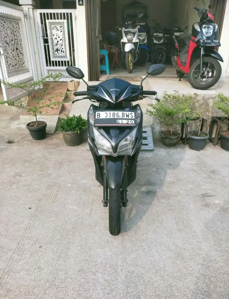 VARIO KZR 125 2013 GREY ORI MULUS