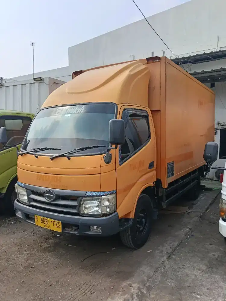 Hino Dutro 110SDL engkel Long box 15 kubik 2017
