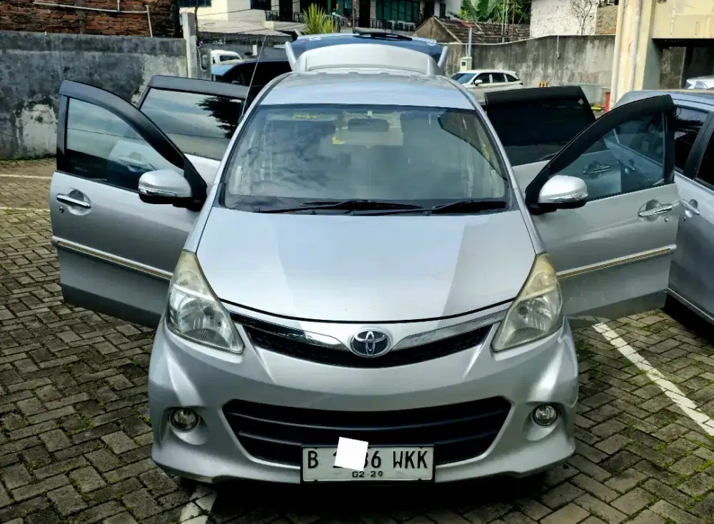 Avanza Veloz 1.5 AT 2014 Silver