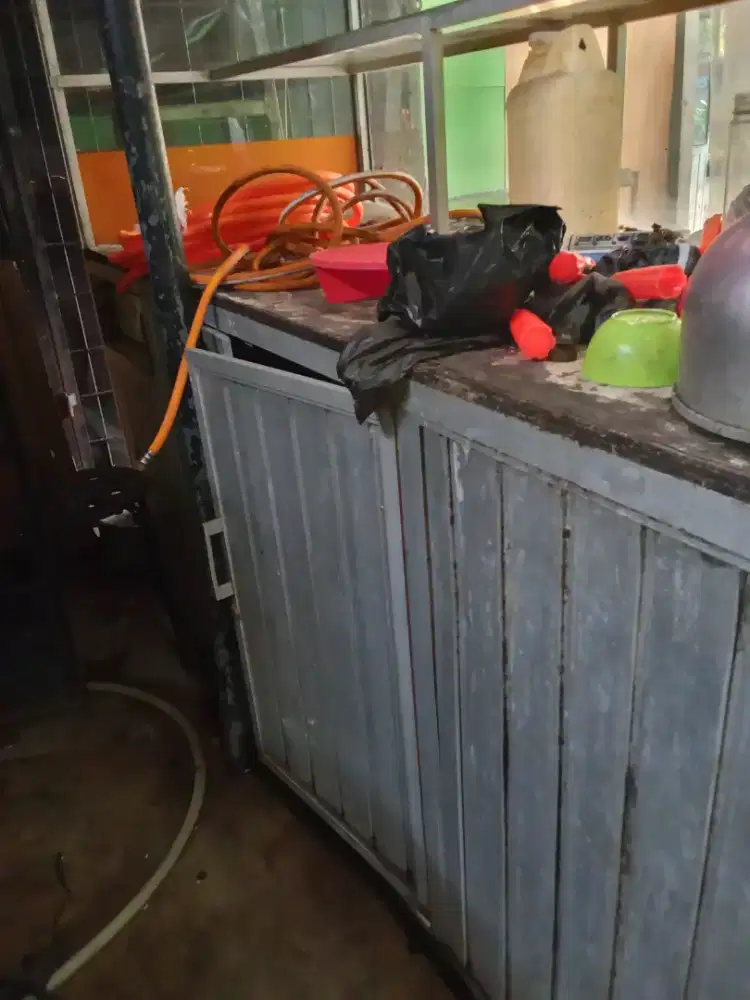 Etalase bekas jualan nasi goreng 2meterx1.8m