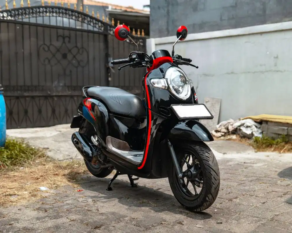 Honda Scoopy Tahun 2018 Warna Hitam Istimewa