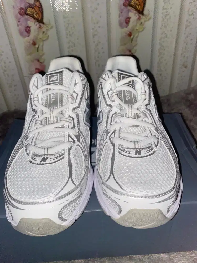 New Balance 740 Silver