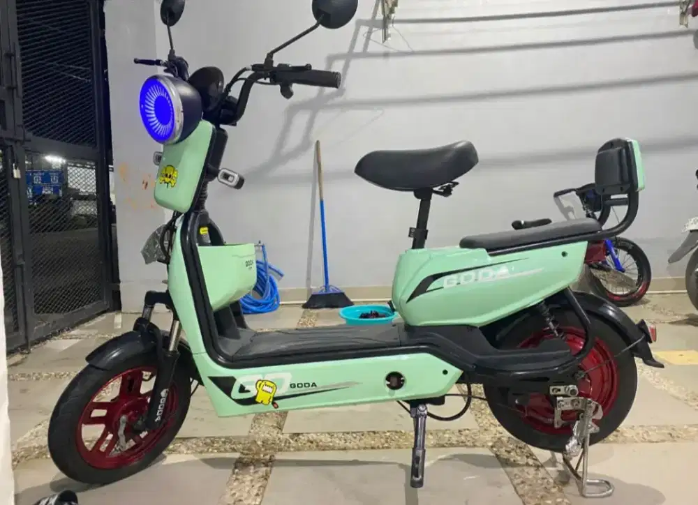 SEPEDA LISTRIK GODA HIJAU