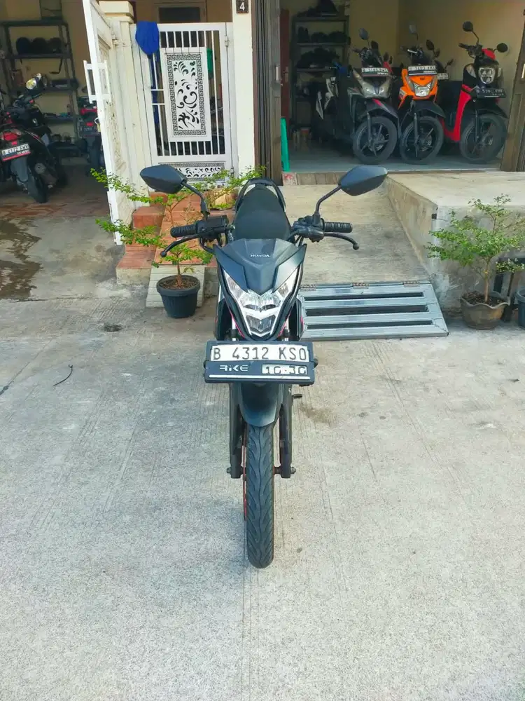 SONIC 150R 2020 HITAM MERAH ORI