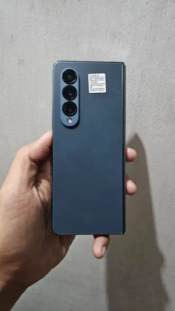 Samsung fold 4 256gb like new