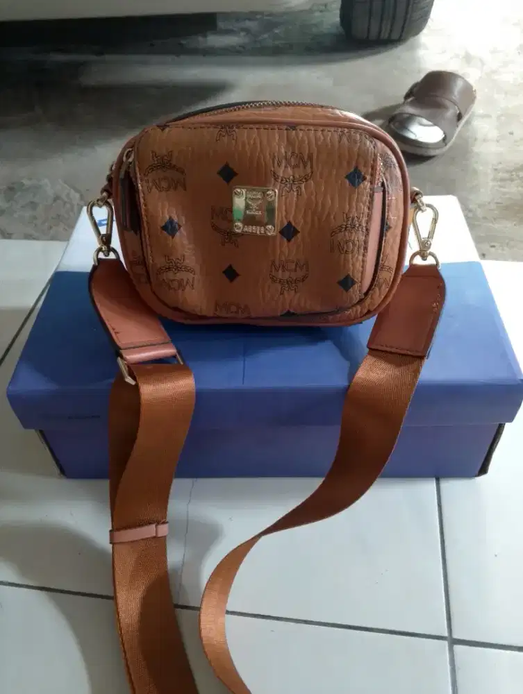 Tas selenpang mini mcm visetos monogram original