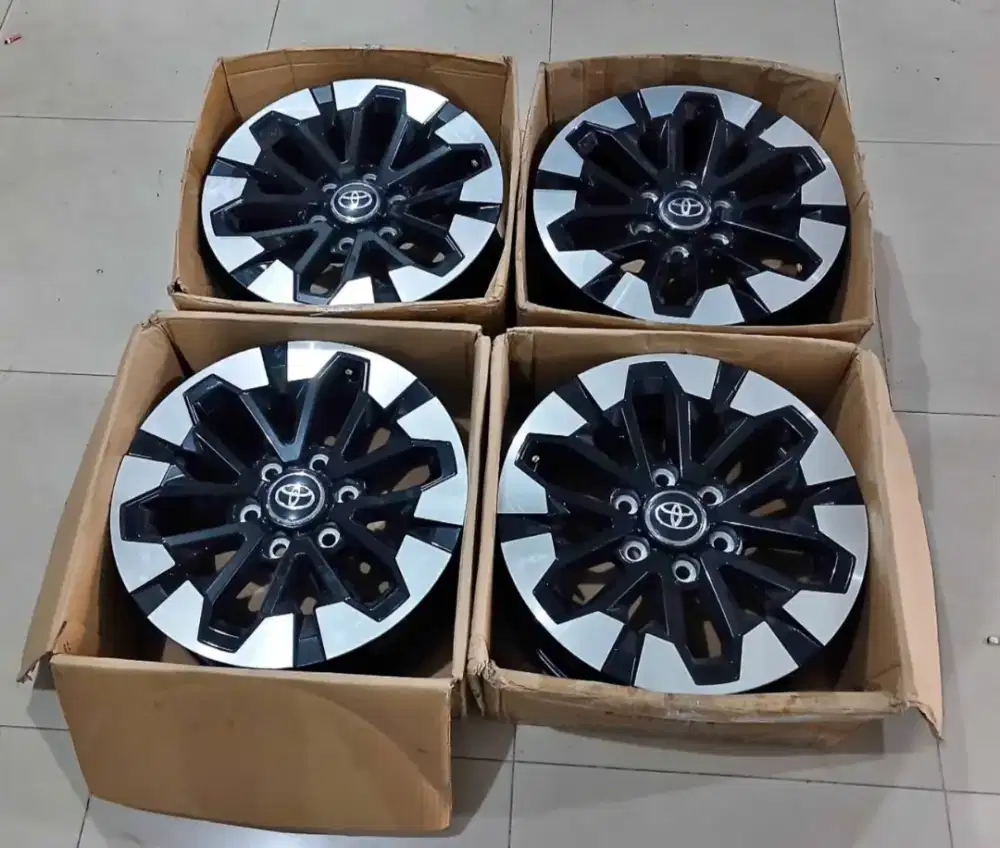 di jual copotan velg hilux terbaru r18 original kondisi mulus