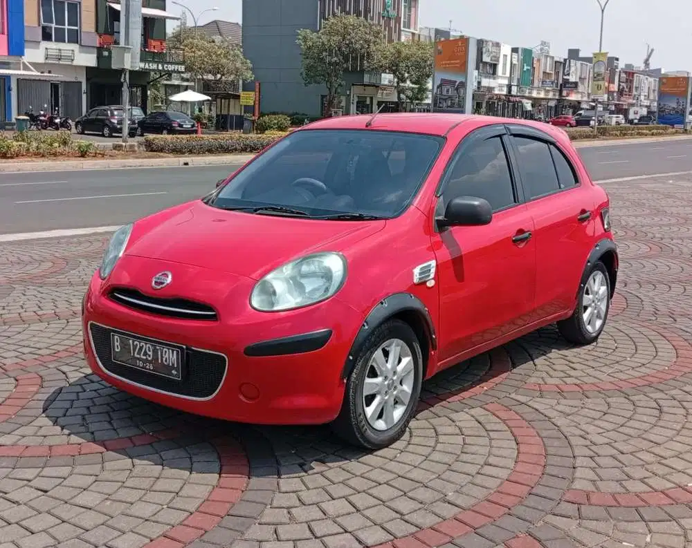 Nissan March 2011 Bensin