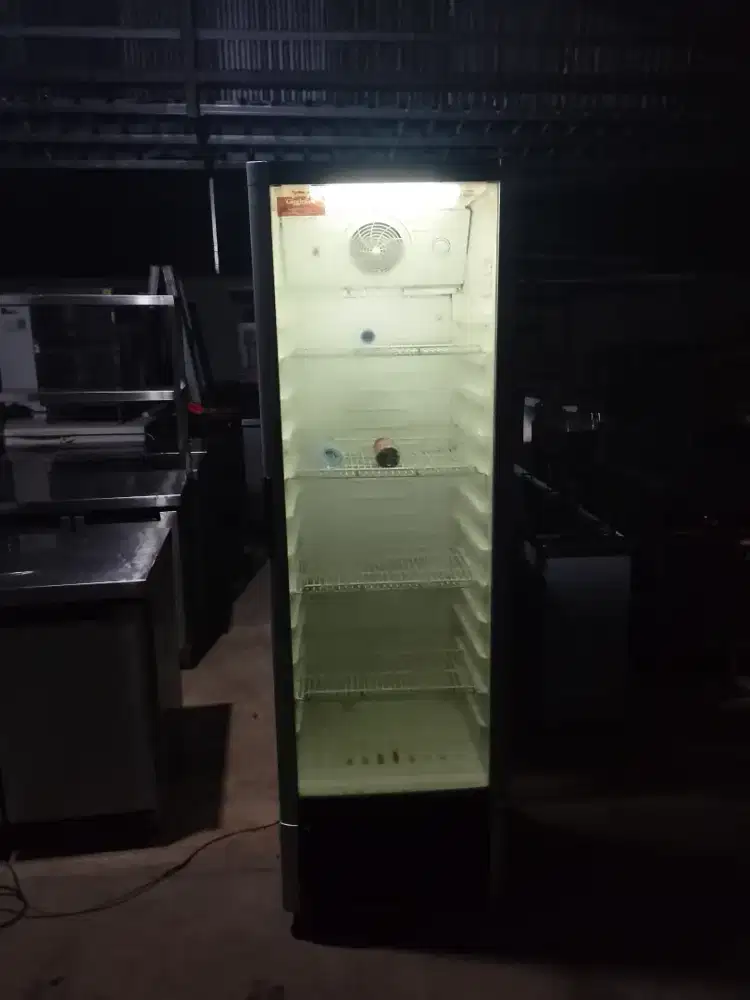 showcase 1 pintu Polytron
