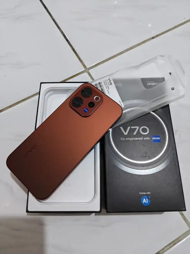 Vivo V70 5G zeiss