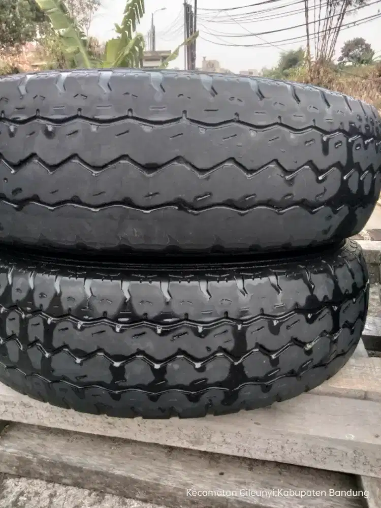 Ban Dunlop lt5 R13