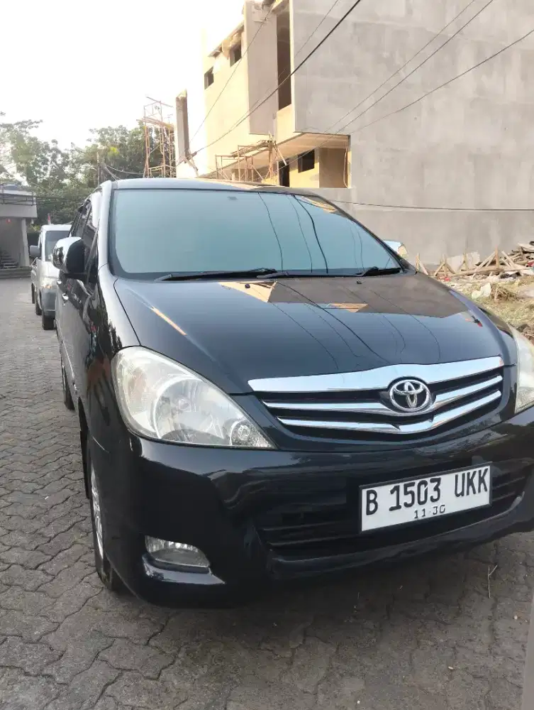 Toyota Innova V Bensin Matic