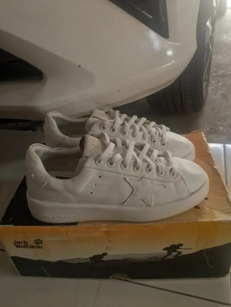 Sepatu casual golden goose deluxe brand ( ggdb ) pure size 36 minus