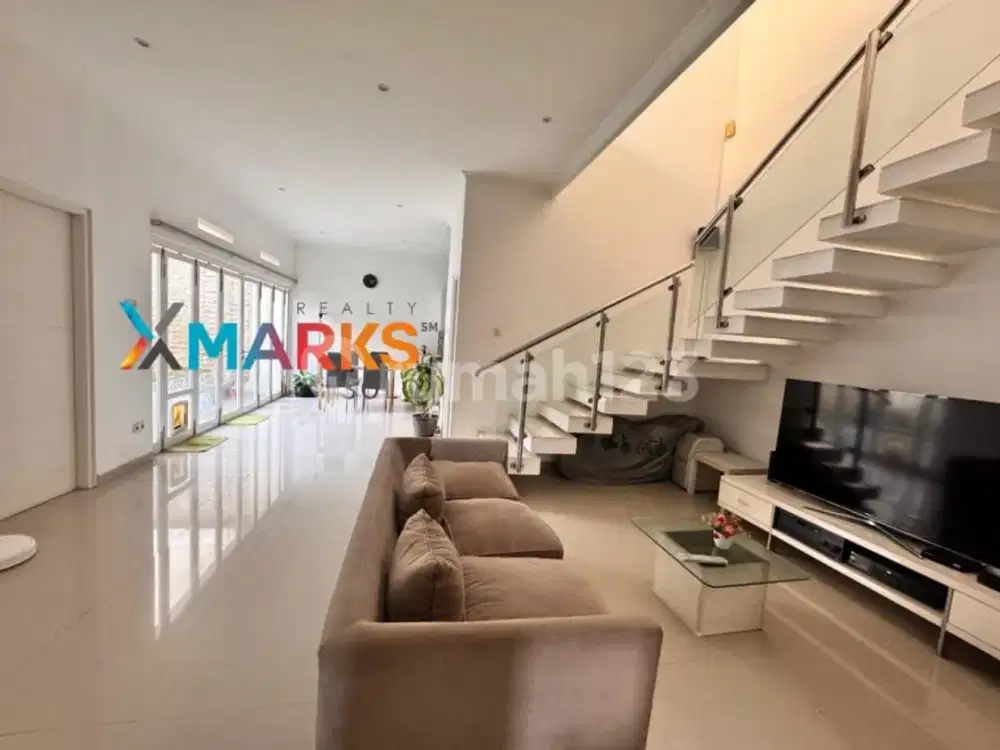 Rumah Modern Terawat Lingkungan Elit Fajar Indah Colomadu