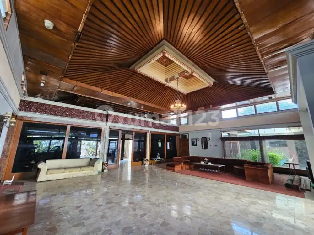Rumah Vintage Desain Style Jawa Cocok Untuk Guest House Laweyan Solo