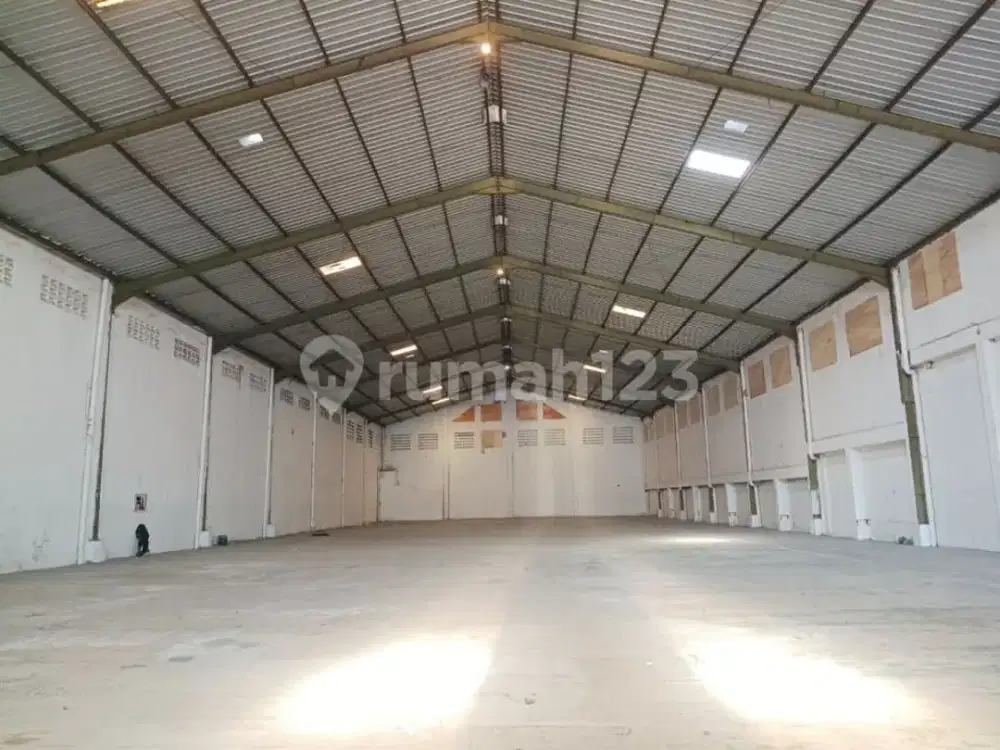 Gudang Akses Kontainer Space Parkir Luas Grogol Solo