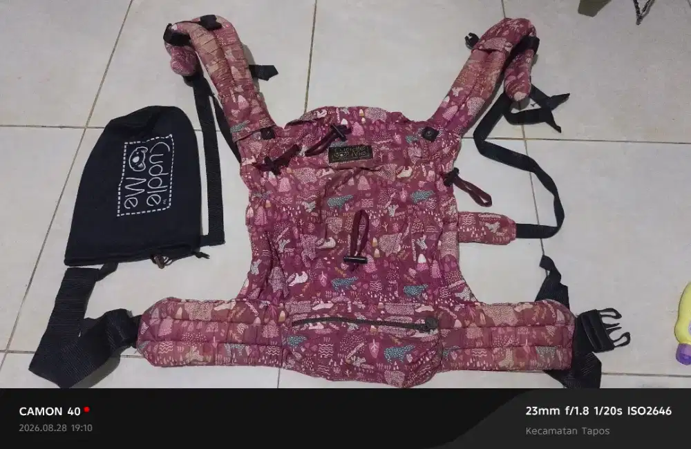 CUDDLEME Levana Neo Carrier Gendongan Kanguru SSC M Shape Adjustable