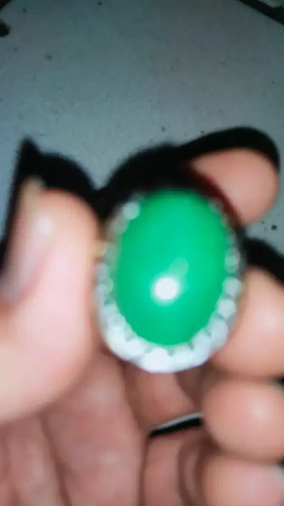 Batu Cincin Giok