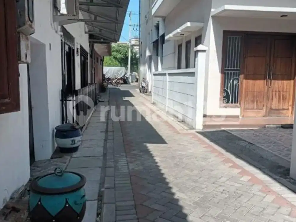 Bebas Banjir, Rumah, 3 Lantai, SHM, Dekat Landmark, Siap Huni