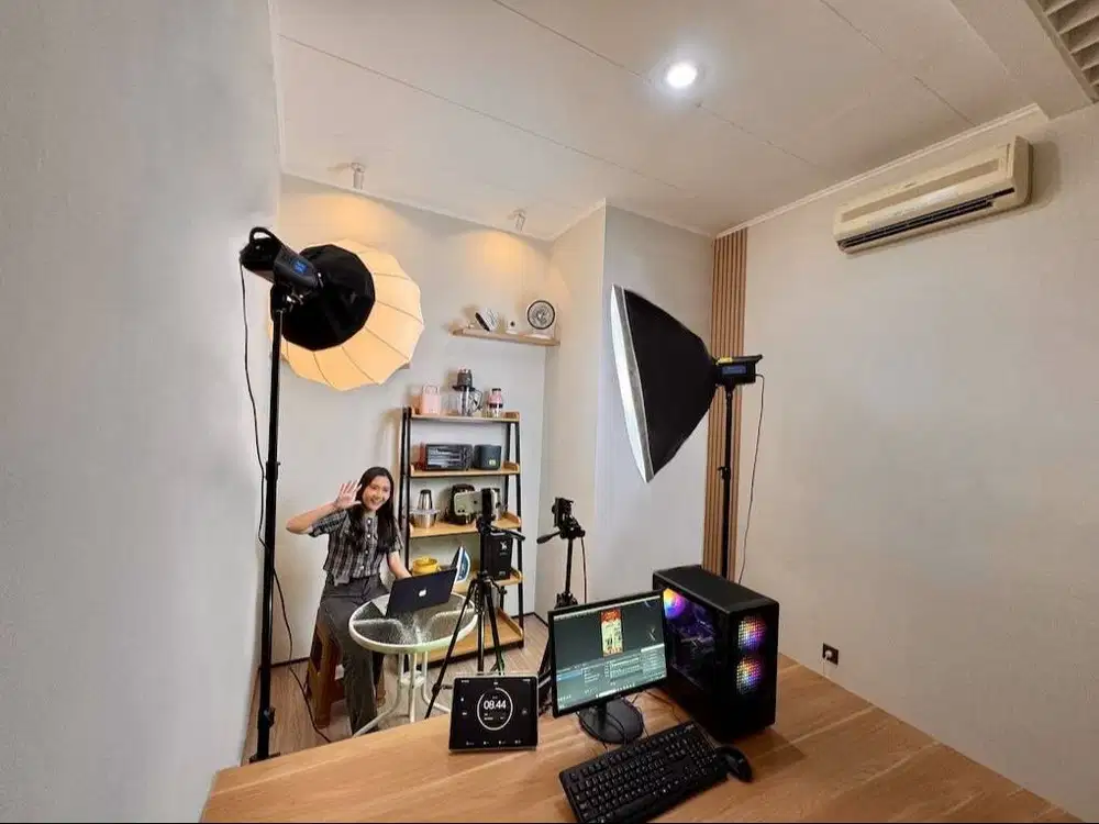 DIBUTUHKAN CEPAT! HOST LIVE – HOME LIVING