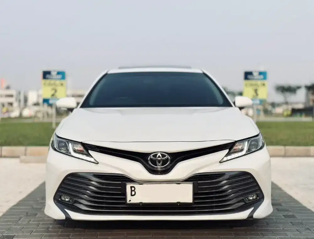 Toyota Camry V AT 2020 Good Condition