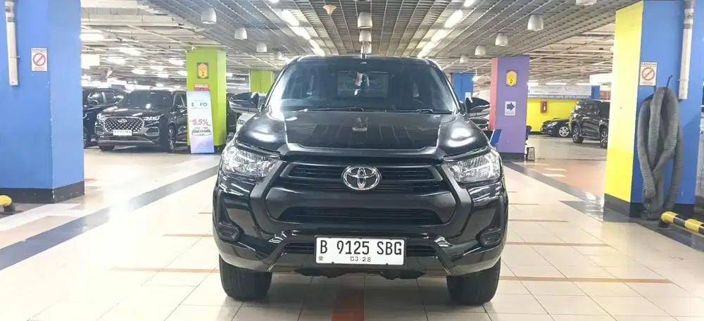 Toyota Hilux DC 4x4 MT 2022 Hitam