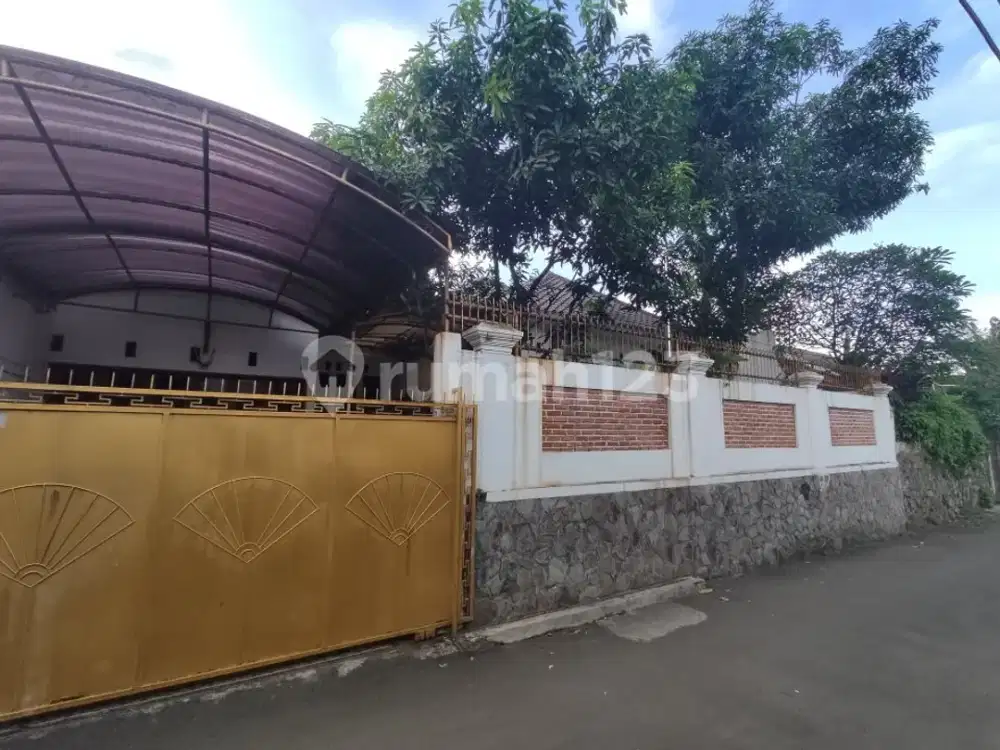 Rumah Luas di Serua Ciputat 10 Menit ke Pasar Modern BSD