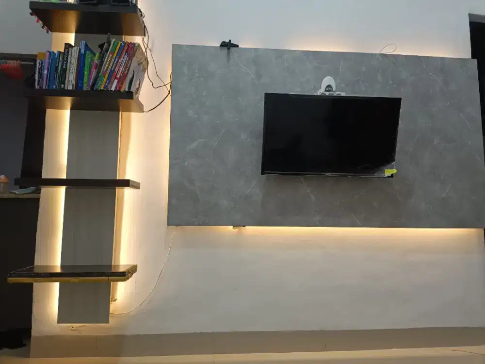 Backdrop TV dan Rak gantung