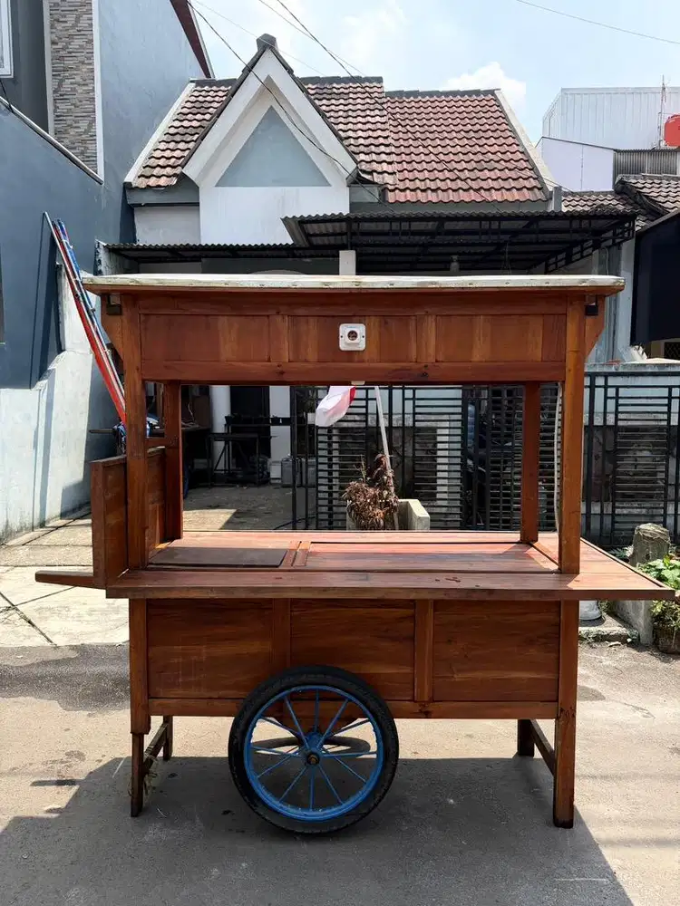 Gerobak Jualan Kayu Model Klasik, Cocok untuk Usaha Kuliner/Minuman
