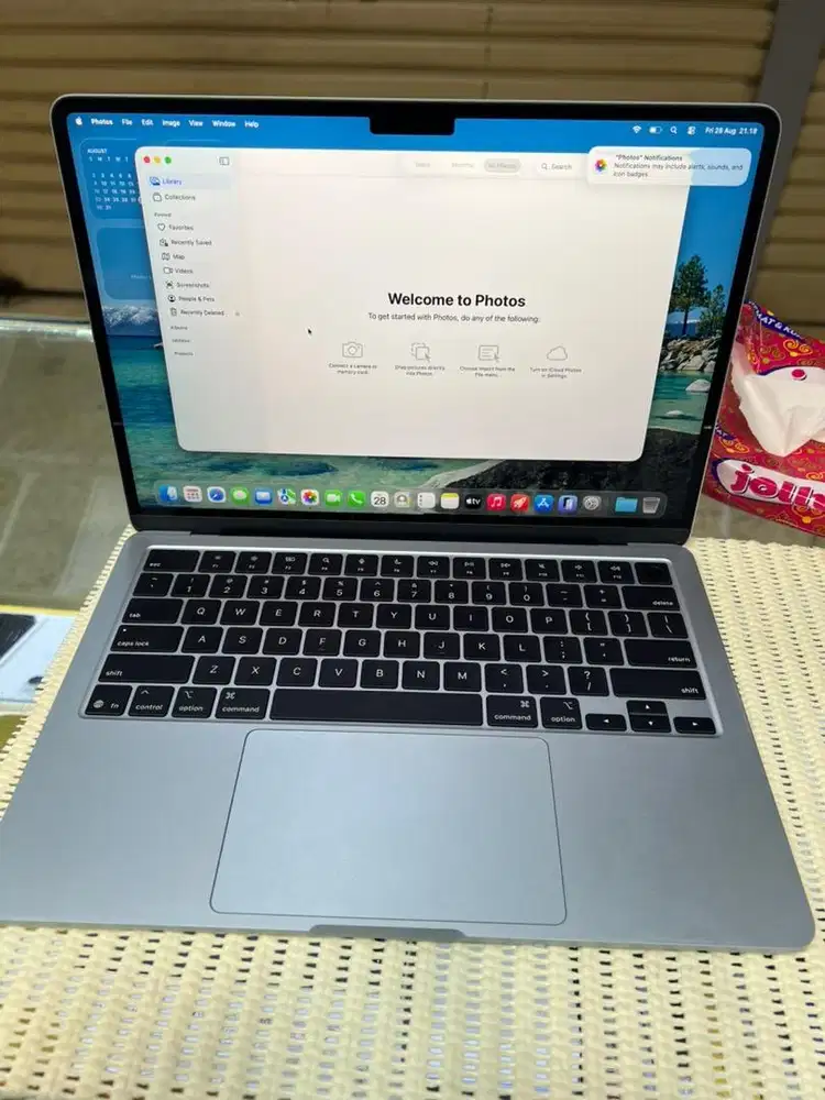 Macbook air m4 ibox 16 /256 bh 100 lengkap box dan charger