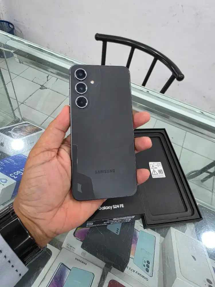 Samsung S24fe 8/256 black lengkap